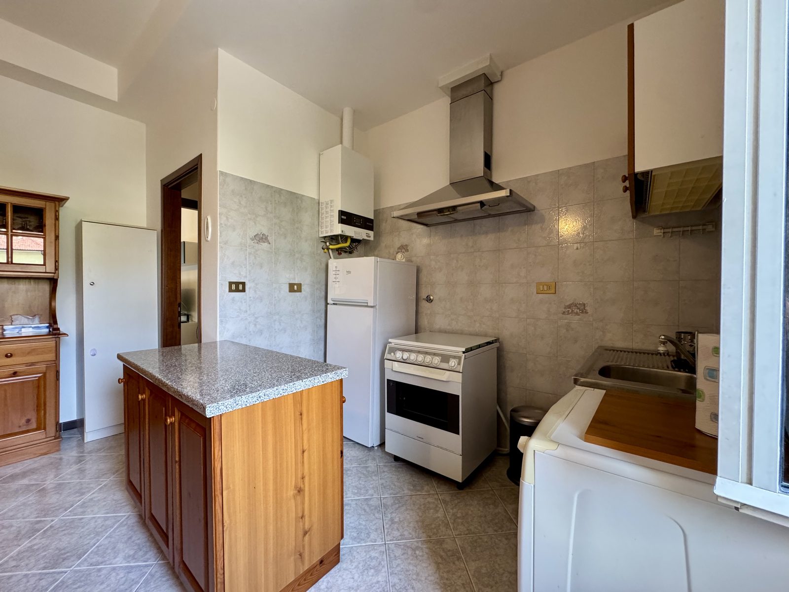 Appartamento arredato con cucina abitabile in via dei Moreri a Roiano
